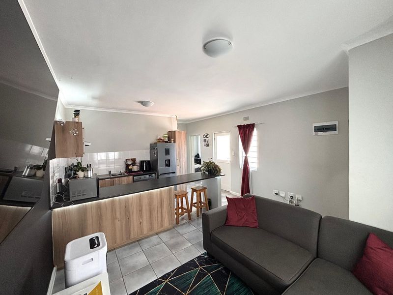 What a Steal:  Immaculate Home :such a cute 2 bedroom home. - Photo 6