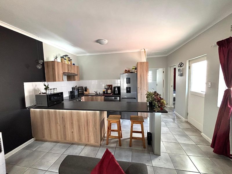 What a Steal:  Immaculate Home :such a cute 2 bedroom home. - Photo 5