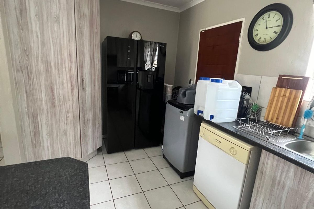 Beautiful 3 bed Town House !! - Photo 4