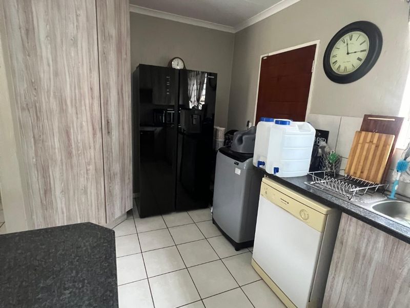 Beautiful 3 bed Town House !! - Photo 4