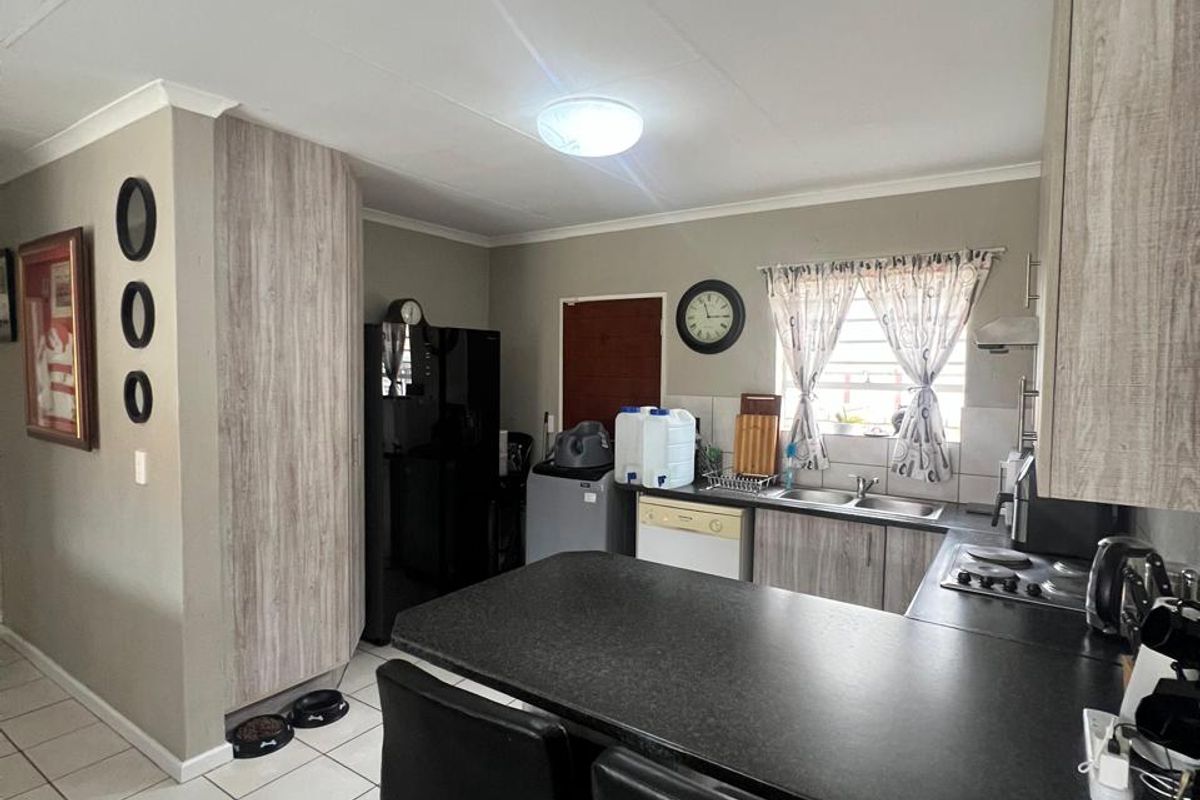 Beautiful 3 bed Town House !! - Photo 3