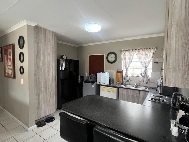 Beautiful 3 bed Town House !! - Photo 3