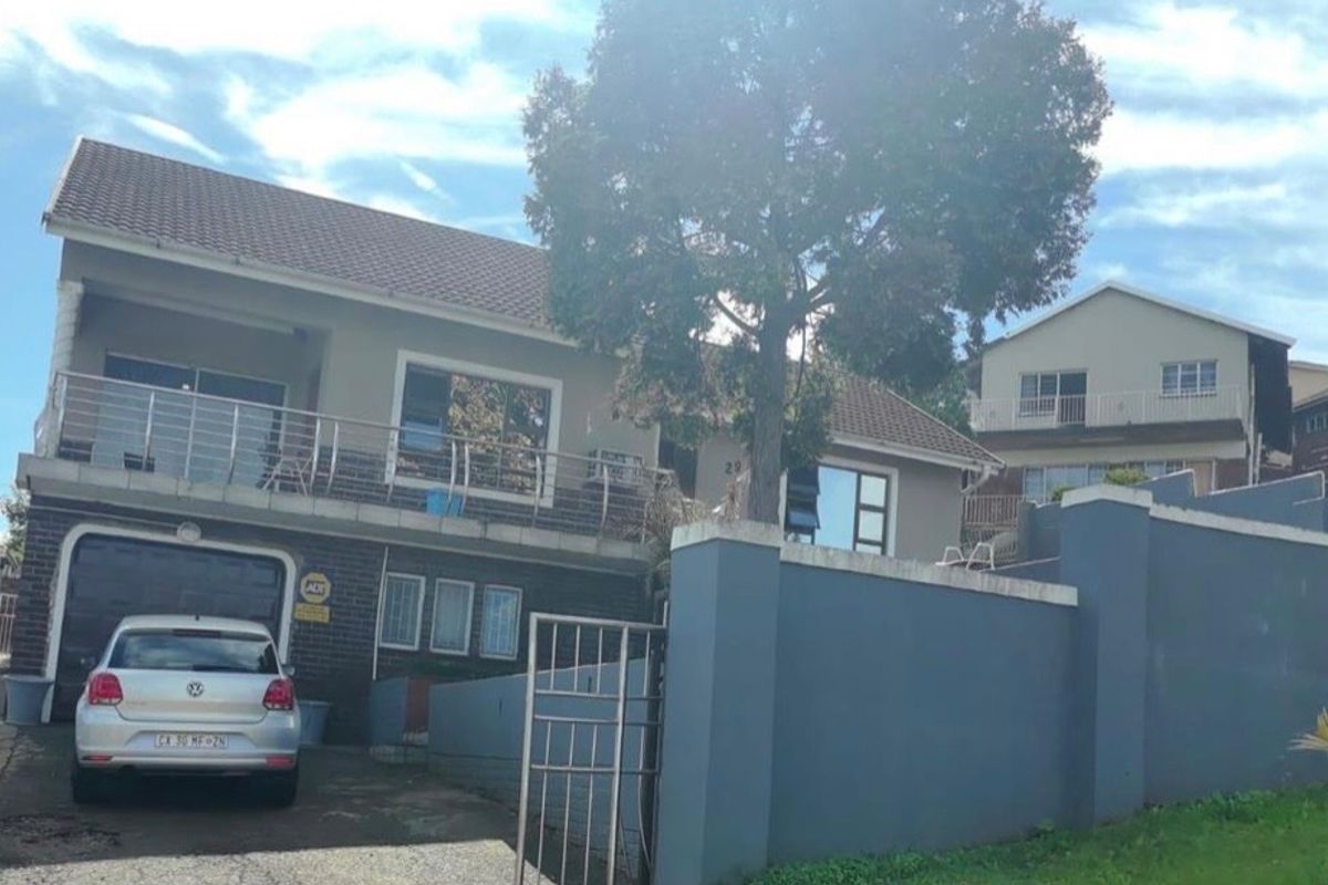 Beautiful  Family home with Income Generating flatlet.... - Photo 3