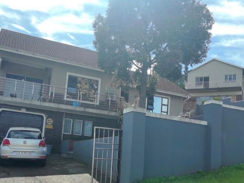 Beautiful  Family home with Income Generating flatlet.... - Photo 3