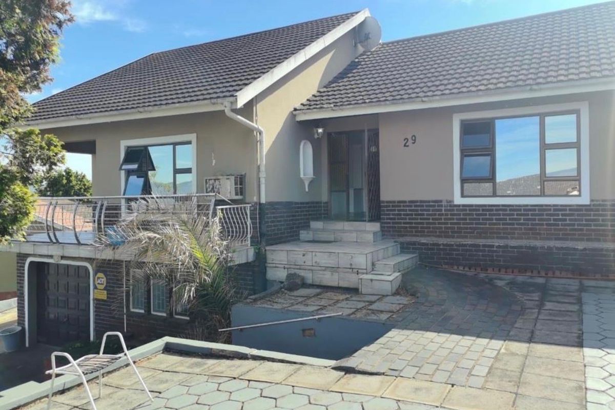 Beautiful  Family home with Income Generating flatlet.... - Photo 2