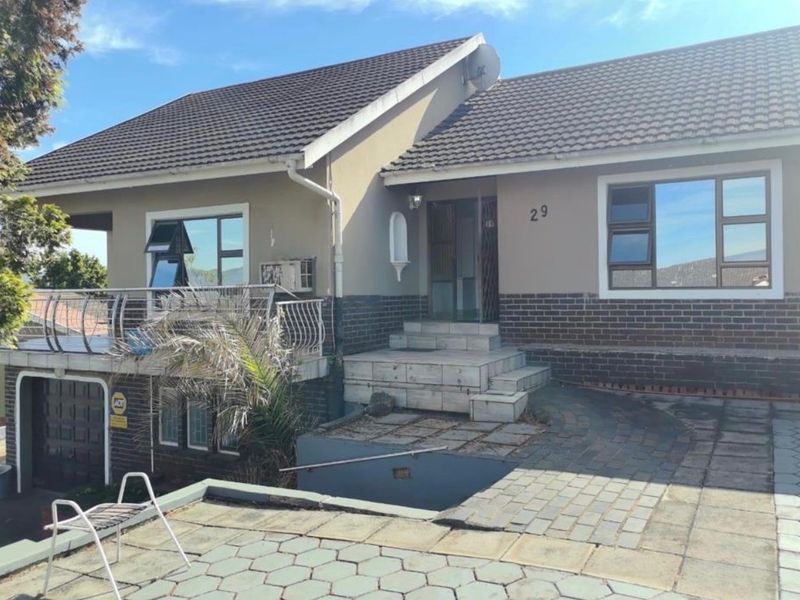 Beautiful  Family home with Income Generating flatlet.... - Photo 2