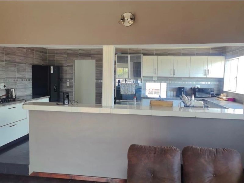 Beautiful  Family home with Income Generating flatlet.... - Photo 6