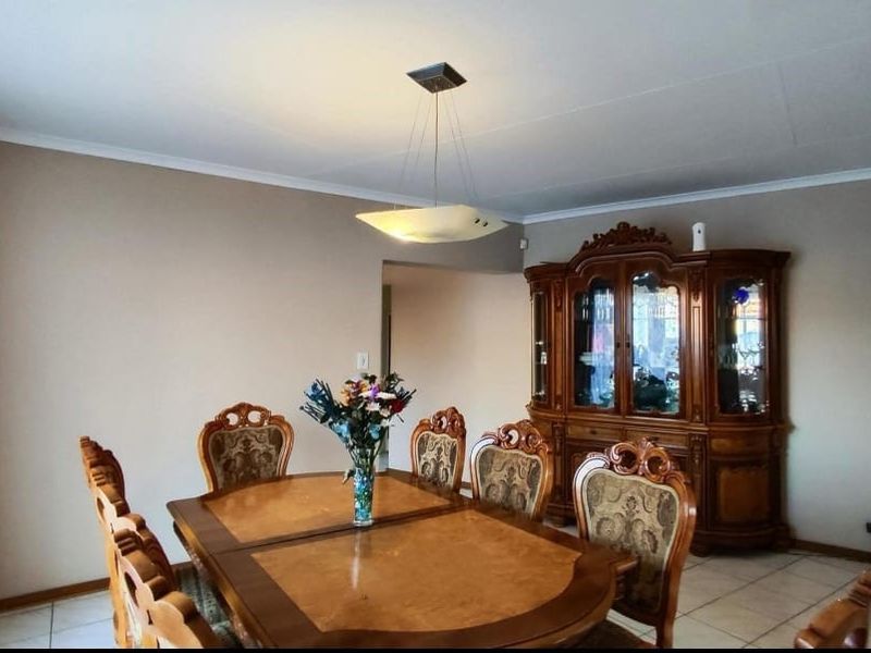 4 Bedroom Family Home with Cottage in Three Rivers - Photo 8