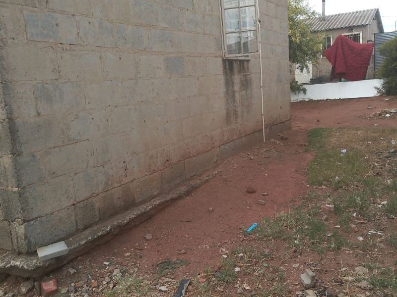 3 Room house for sale in Roclands, Bloemfontein - Photo 2