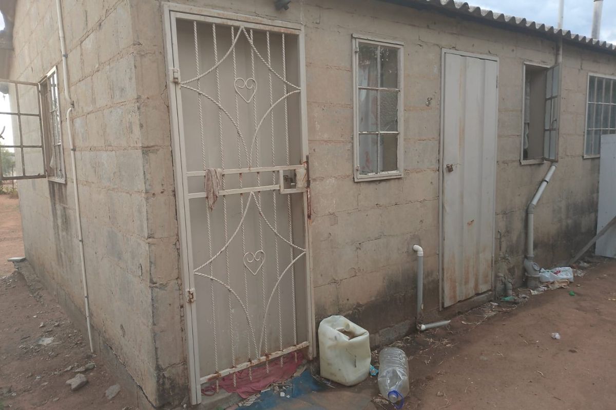 3 Room house for sale in Roclands, Bloemfontein - Photo 4