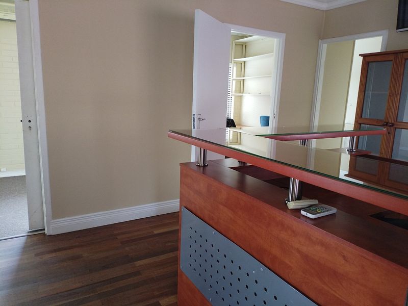 Office Space to Rent in Strubenvale  - Photo 3