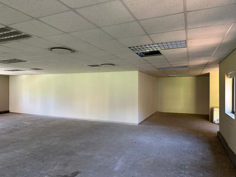 Prime Office Space to let in Clearwater Office Park, Roodepoort  - Photo 6
