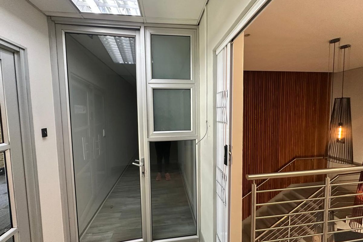 Office Space to let in Clearwater Office Park, Roodepoort  - Photo 2