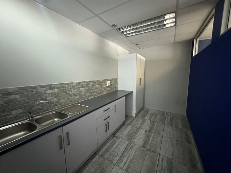Office Space to let in Clearwater Office Park, Roodepoort  - Photo 10