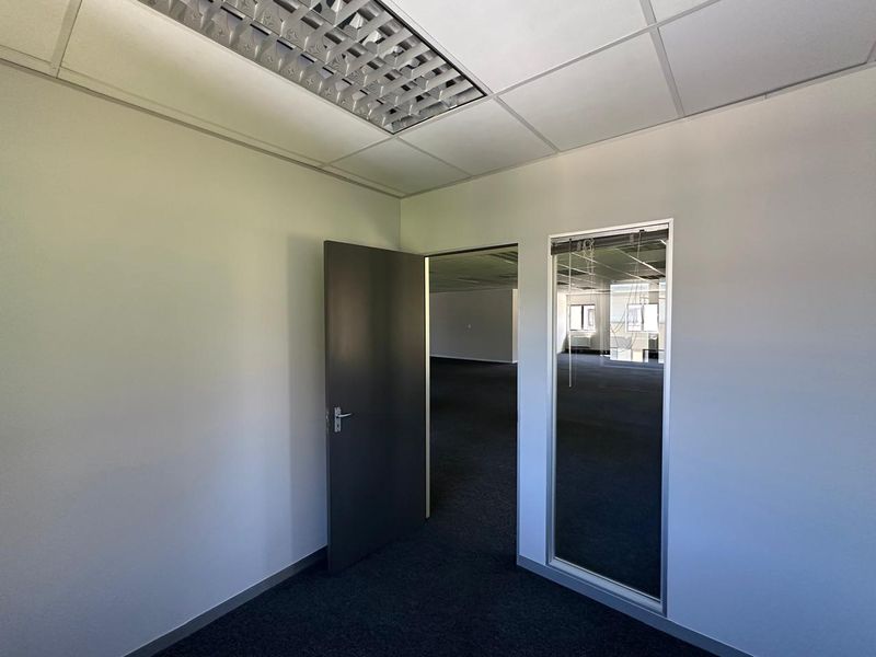 Prime Office Space to let in Clearwater Office Park, Roodepoort  - Photo 9