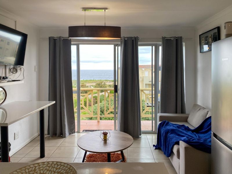 Beachside haven in Hermanus with sea views - Photo 2
