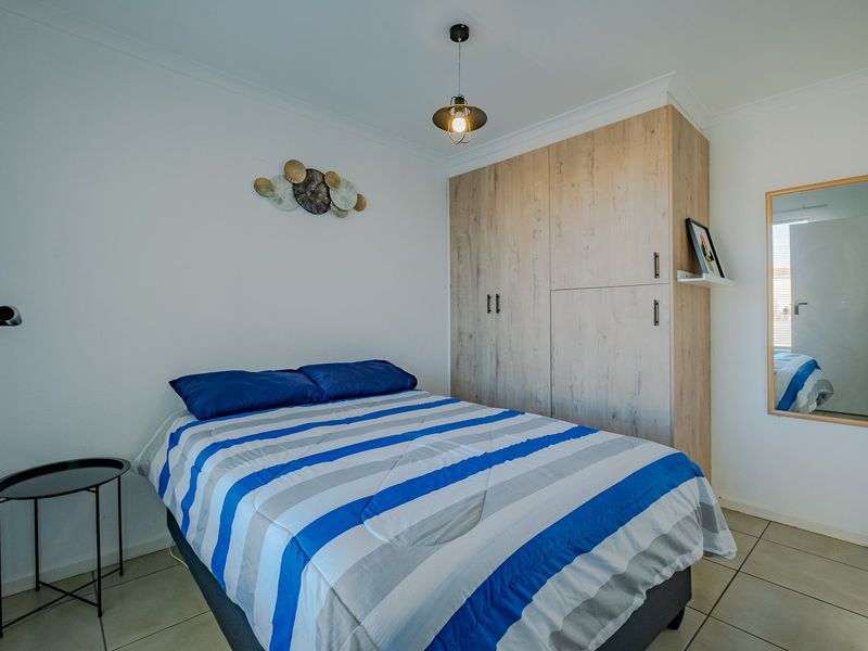 Lovely 2 bedroom apartment with sea views in Hermanus Beach Club - Photo 8
