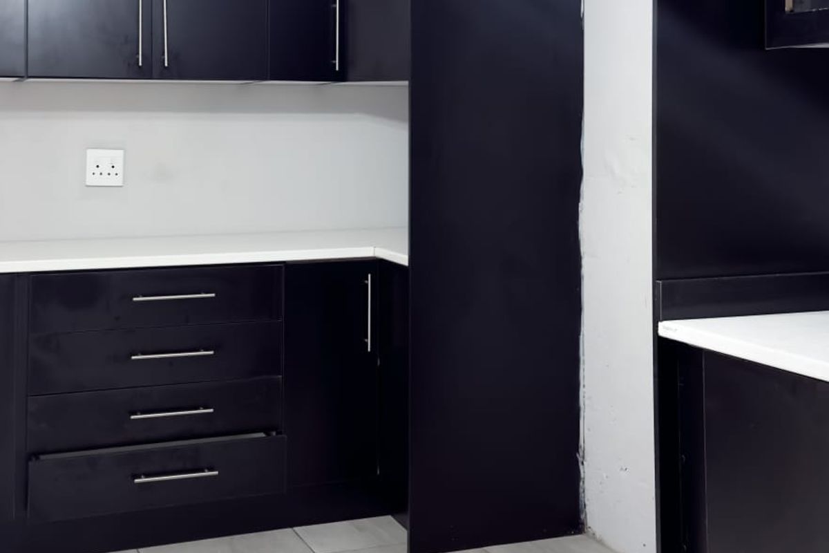 freestanding home to rent in Reyno Ridge - Photo 4