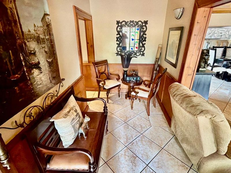 Spacious Family Residence for sale in Flamwood - Photo 6