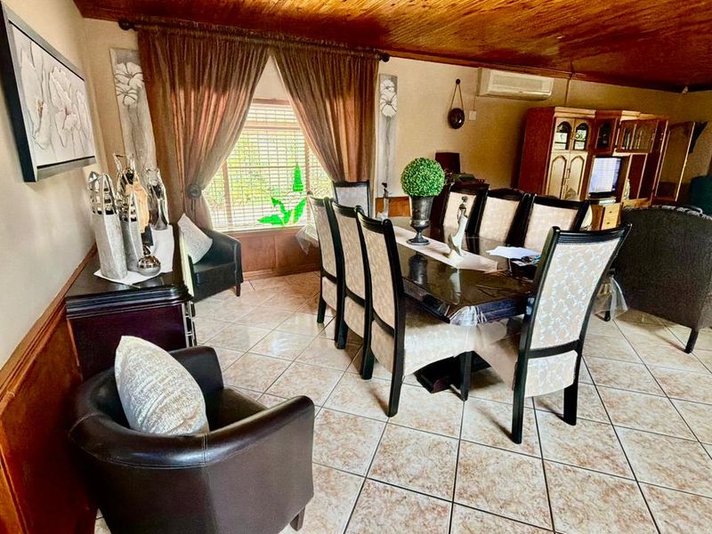 Spacious Family Residence for sale in Flamwood - Photo 4