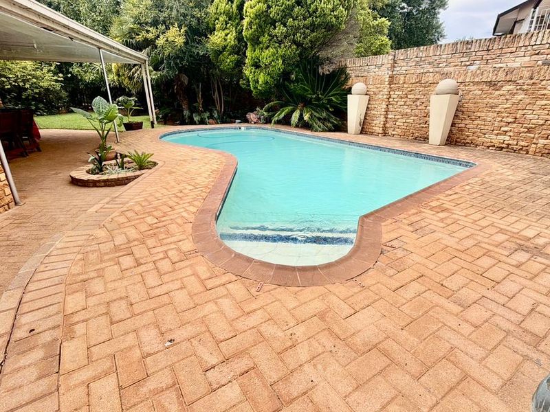 Spacious Family Residence for sale in Flamwood - Photo 3