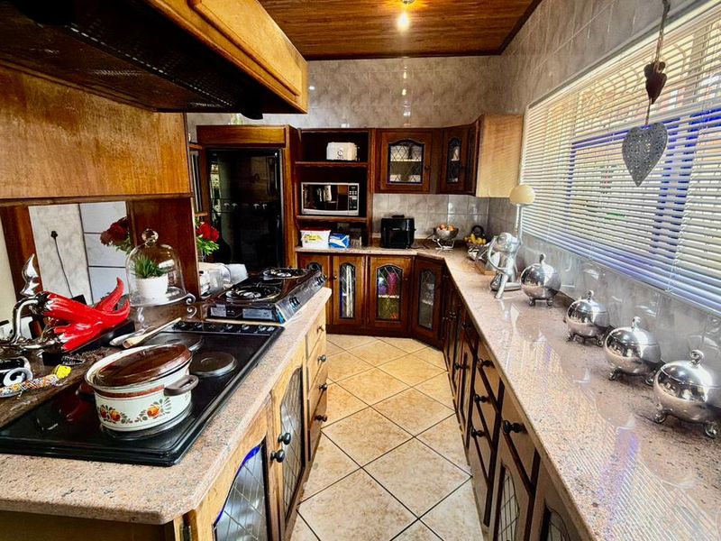 Spacious Family Residence for sale in Flamwood - Photo 7