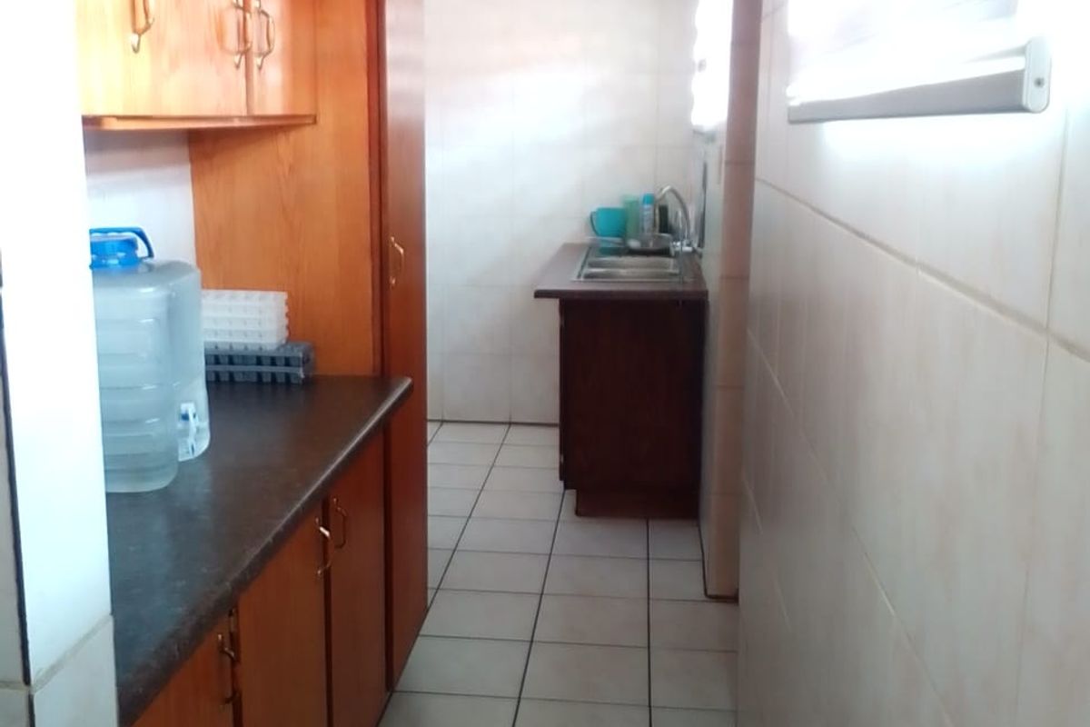 3-Bedroom Townhouse for Sale in a Secure, Well-Maintained Complex - Photo 4