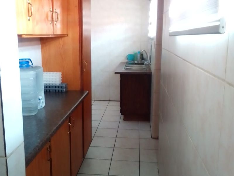 3-Bedroom Townhouse for Sale in a Secure, Well-Maintained Complex - Photo 4