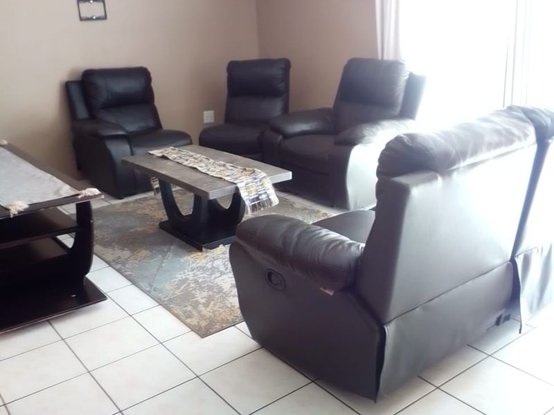 3-Bedroom Townhouse for Sale in a Secure, Well-Maintained Complex - Photo 7