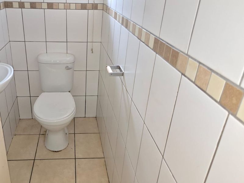 Neat and strong home in a quiet street in Extension 3. - Photo 7