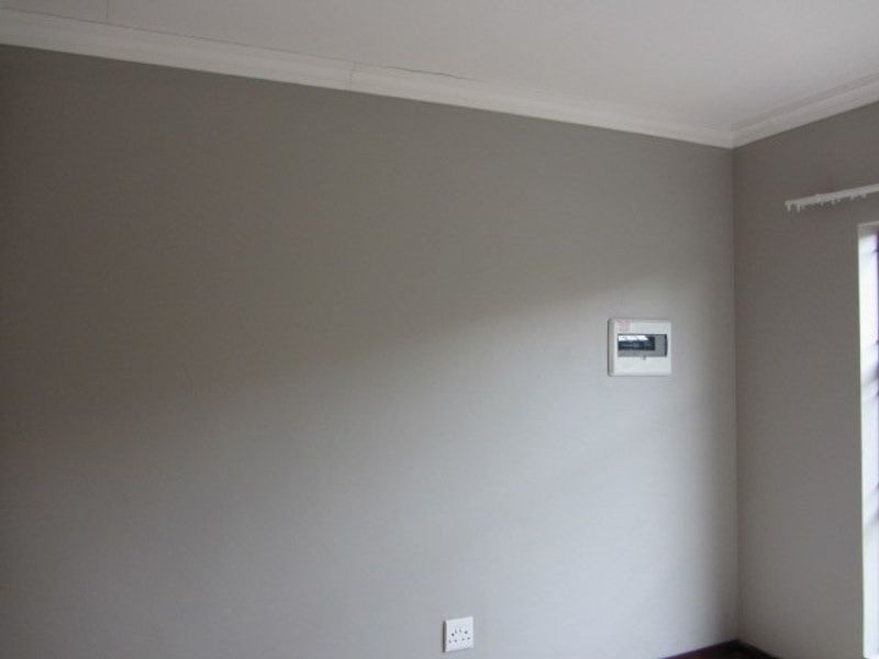 Ground floor unit with two  undercover vehicle parkings. - Photo 7