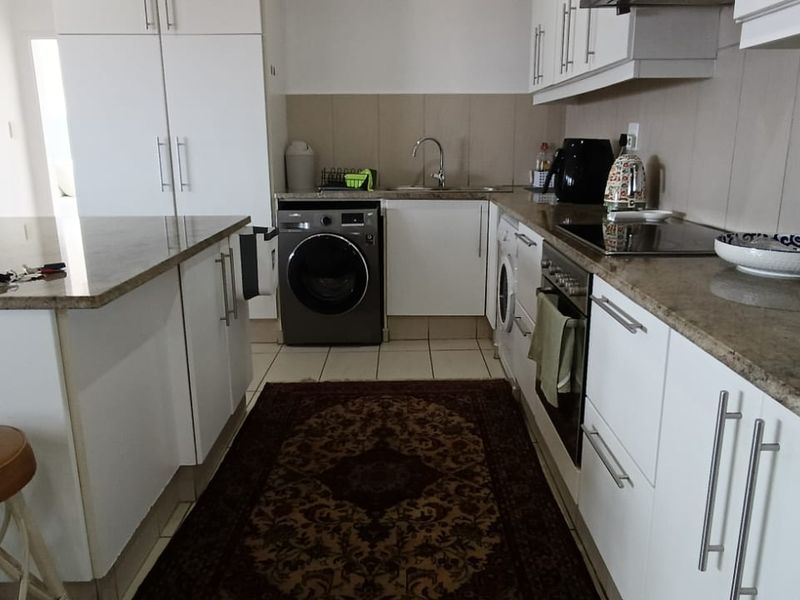 To let in Umhlanga - Fully furnished 3 bedroom apartment with amazing sea views. - Photo 6