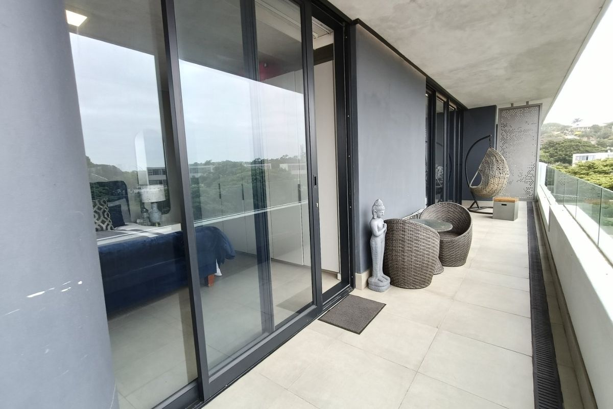 To rent in La Lucia, luxury corner unit with backup power and water, direct access to La Lucia Mall. - Photo 2