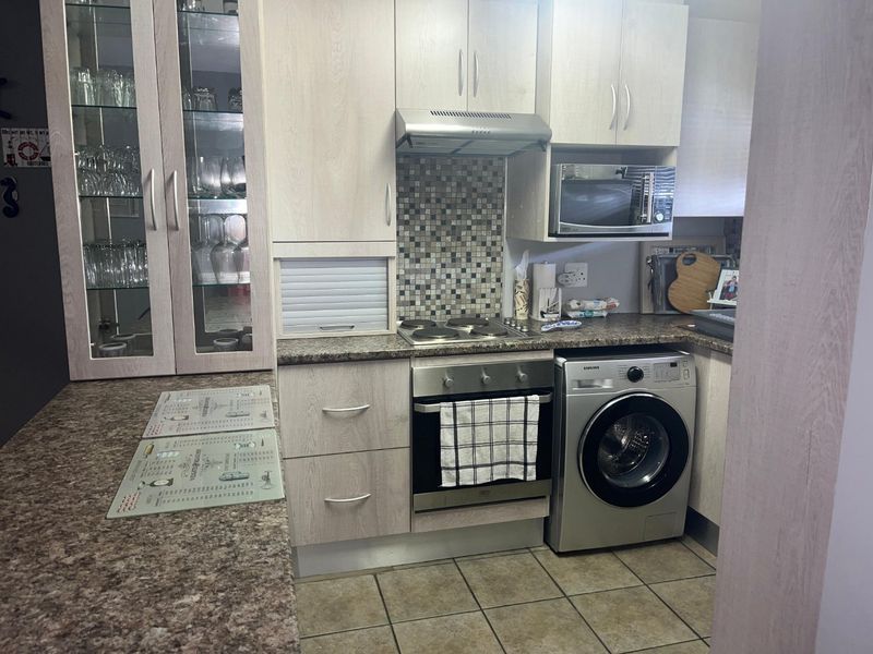 MODERN DUPLEX APARTMENT WITH SEA AND RIVER VIEWS IN HARTENBOS - Photo 6