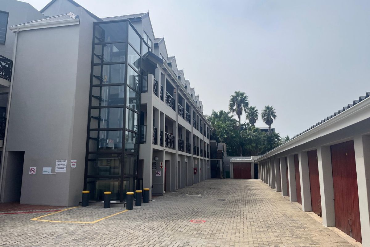 MODERN DUPLEX APARTMENT WITH SEA AND RIVER VIEWS IN HARTENBOS - Photo 4