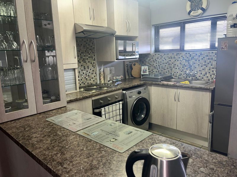 MODERN DUPLEX APARTMENT WITH SEA AND RIVER VIEWS IN HARTENBOS - Photo 7