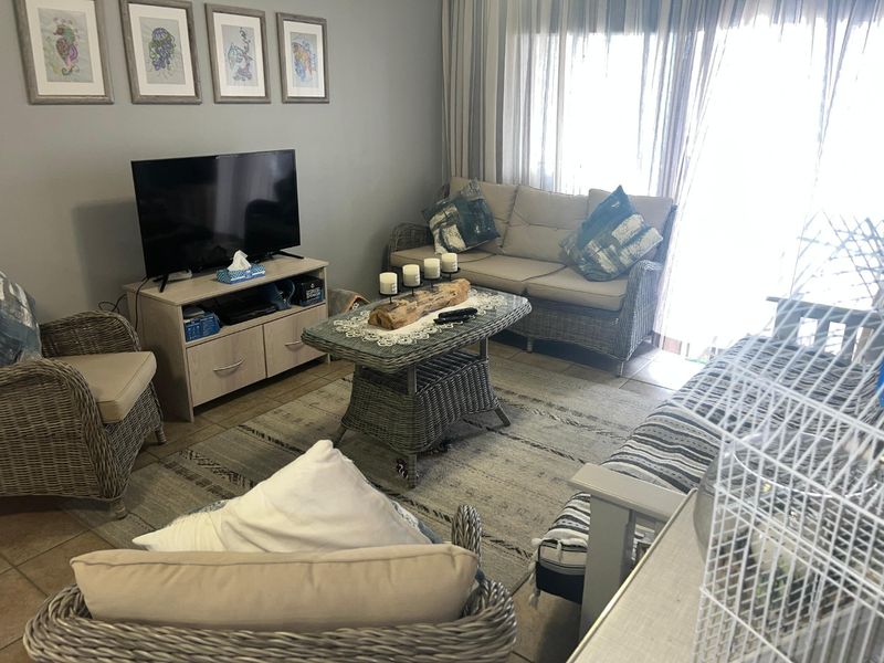 MODERN DUPLEX APARTMENT WITH SEA AND RIVER VIEWS IN HARTENBOS - Photo 10