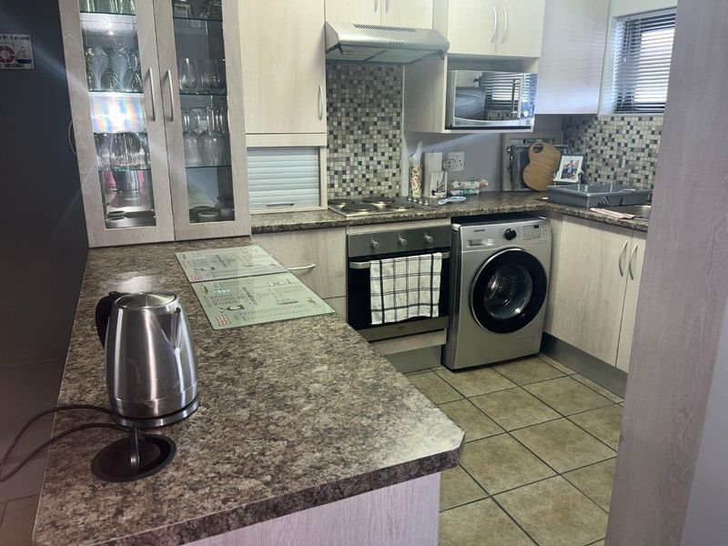 MODERN DUPLEX APARTMENT WITH SEA AND RIVER VIEWS IN HARTENBOS - Photo 8