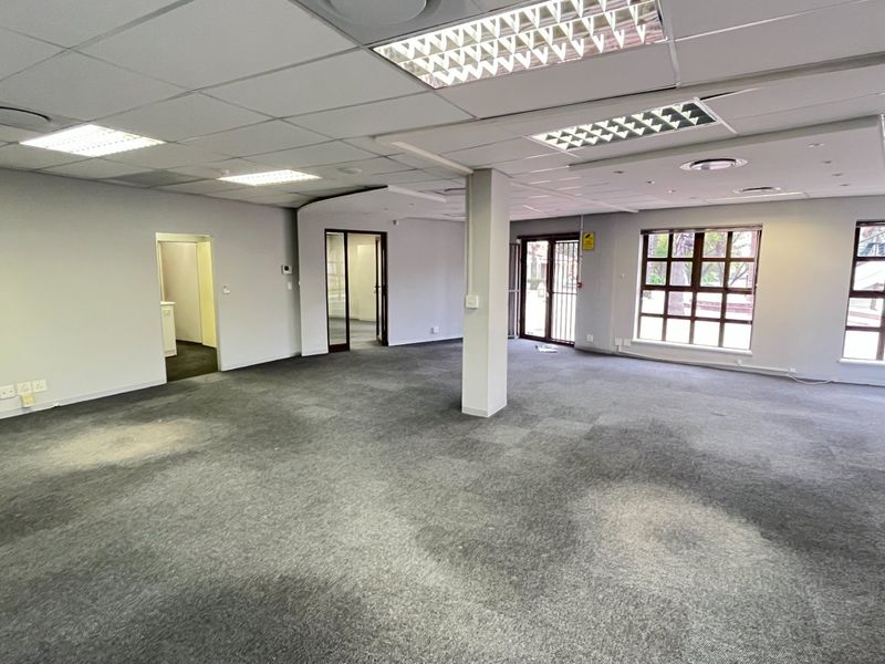 Ground Floor Unit Available In Century City - Photo 2