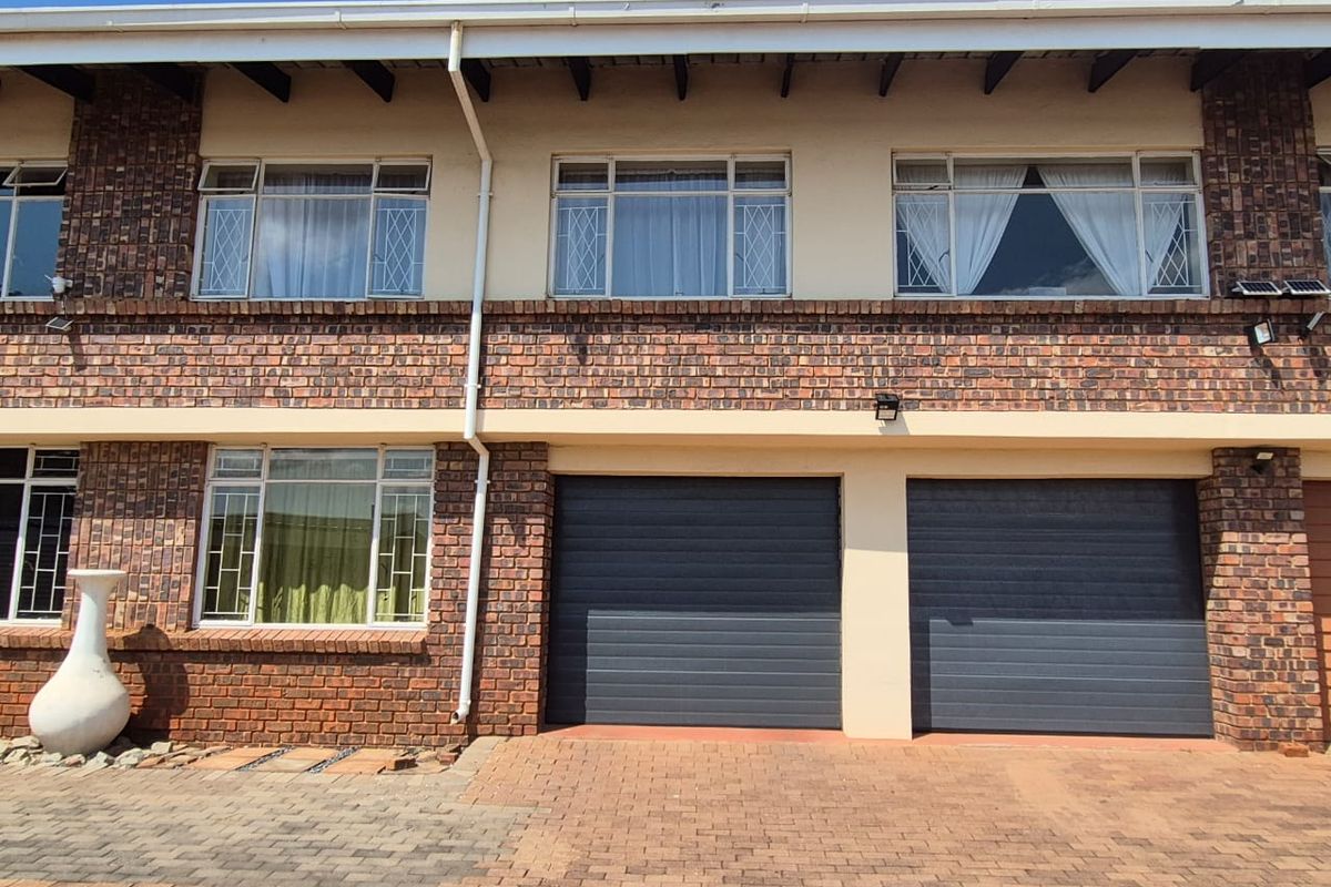 Duplex with Office & Garden – Pet Friendly - ideal for large family - close to schools - Photo 2