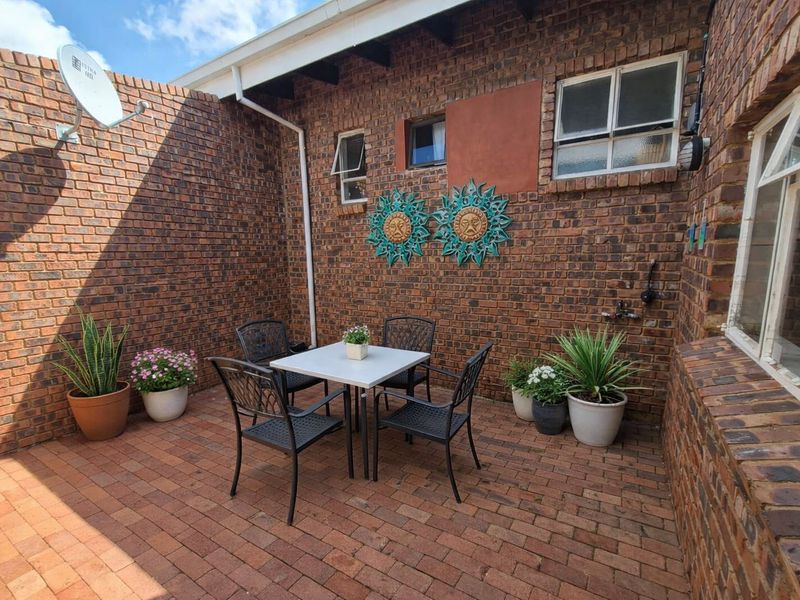 Duplex with Office & Garden – Pet Friendly - ideal for large family - close to schools - Photo 5