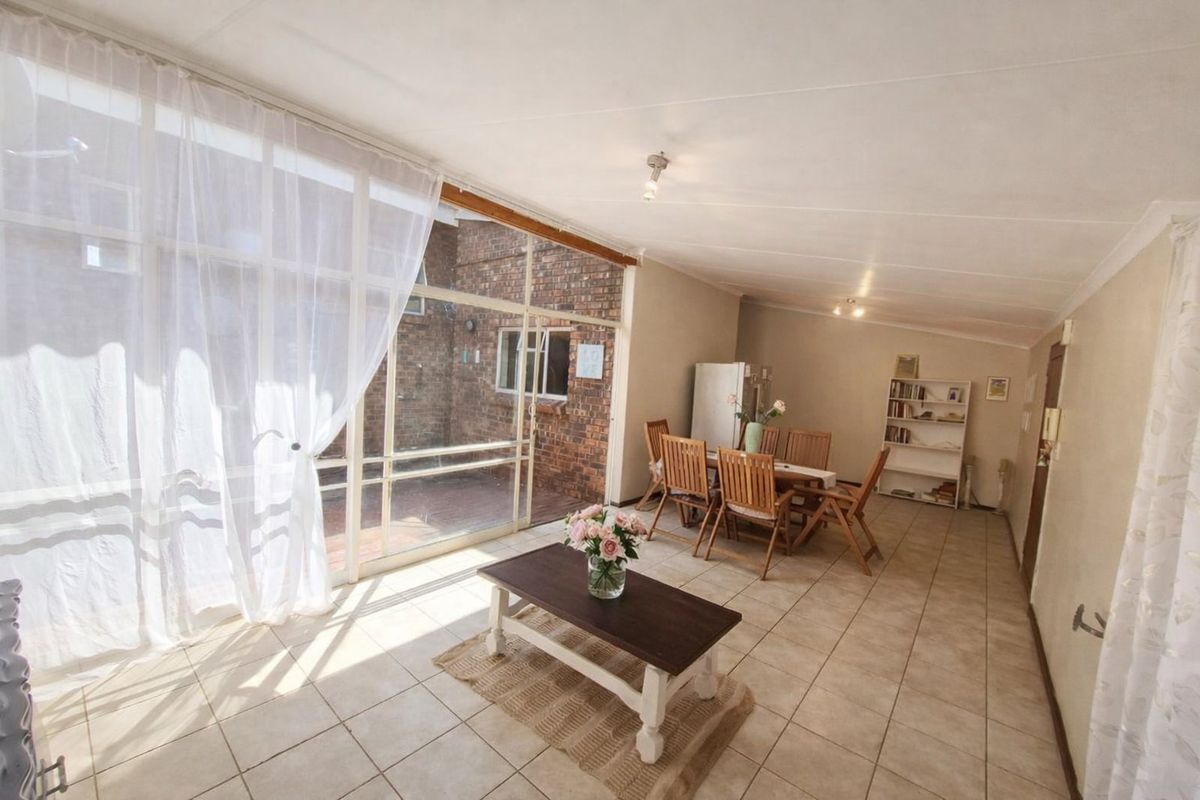 Duplex with Office & Garden – Pet Friendly - ideal for large family - close to schools - Photo 4