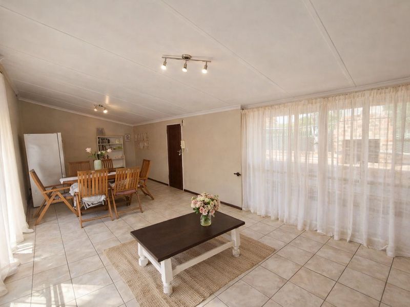 Duplex with Office & Garden – Pet Friendly - ideal for large family - close to schools - Photo 7