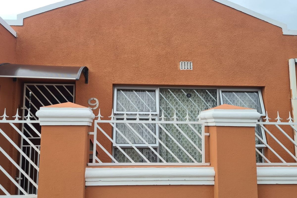 Modern 3-Bedroom Home with 2-Bedroom Granny Flat & Enclosed Braai Area - Photo 3