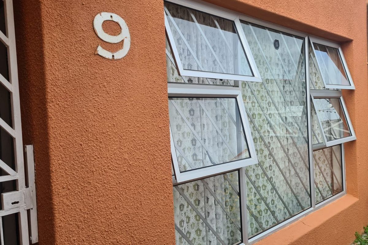 Modern 3-Bedroom Home with 2-Bedroom Granny Flat & Enclosed Braai Area - Photo 2