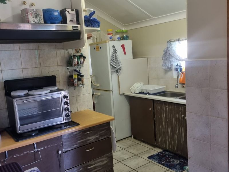 Stunning 3 bedroom house in Stilfontein Ext3 - Photo 9