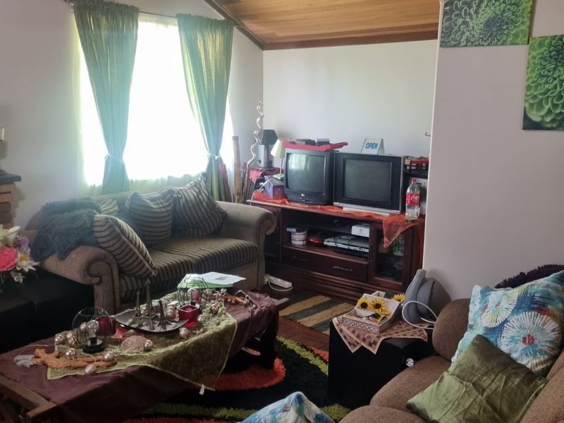 Stunning 3 bedroom house in Stilfontein Ext3 - Photo 7