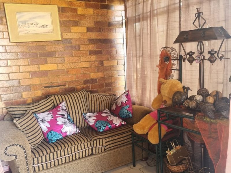 Stunning 3 bedroom house in Stilfontein Ext3 - Photo 6