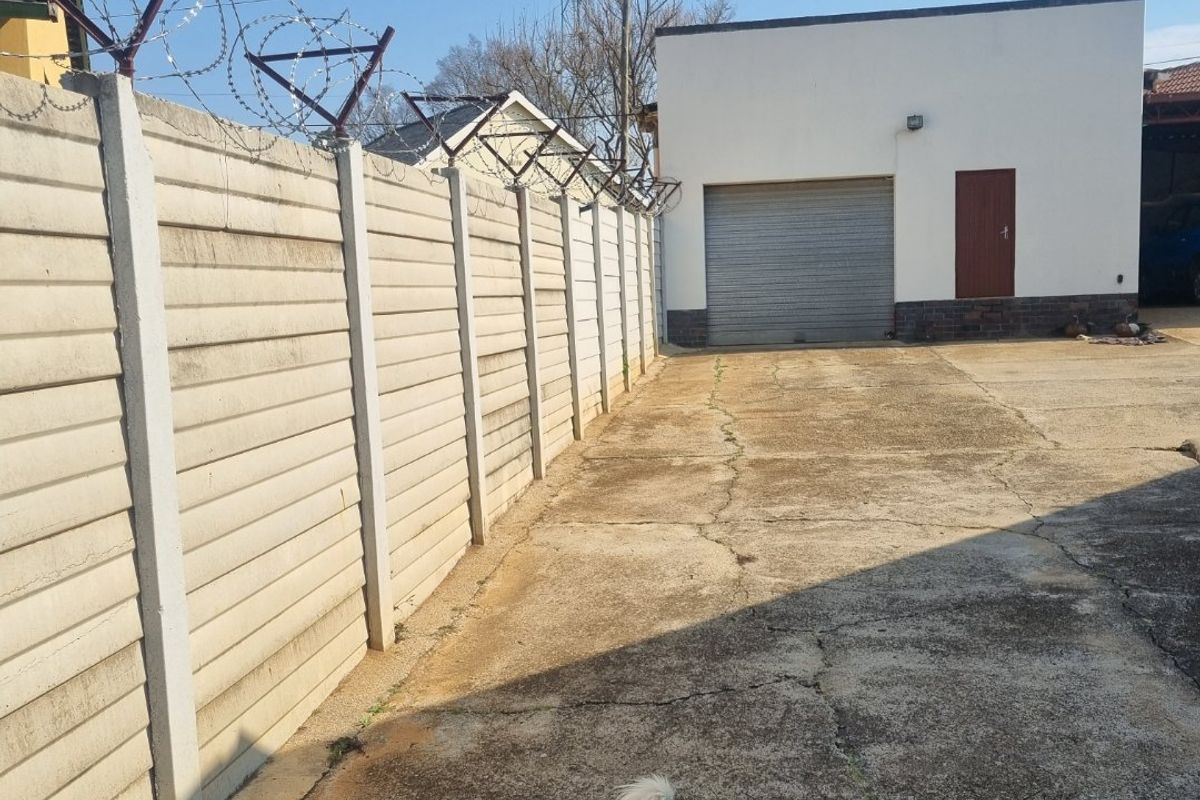 Stunning 3 bedroom house in Stilfontein Ext3 - Photo 5