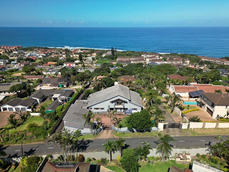 !! Sole Mandate !! - Stunning Large Home with Unmatched Sea Views - Photo 7